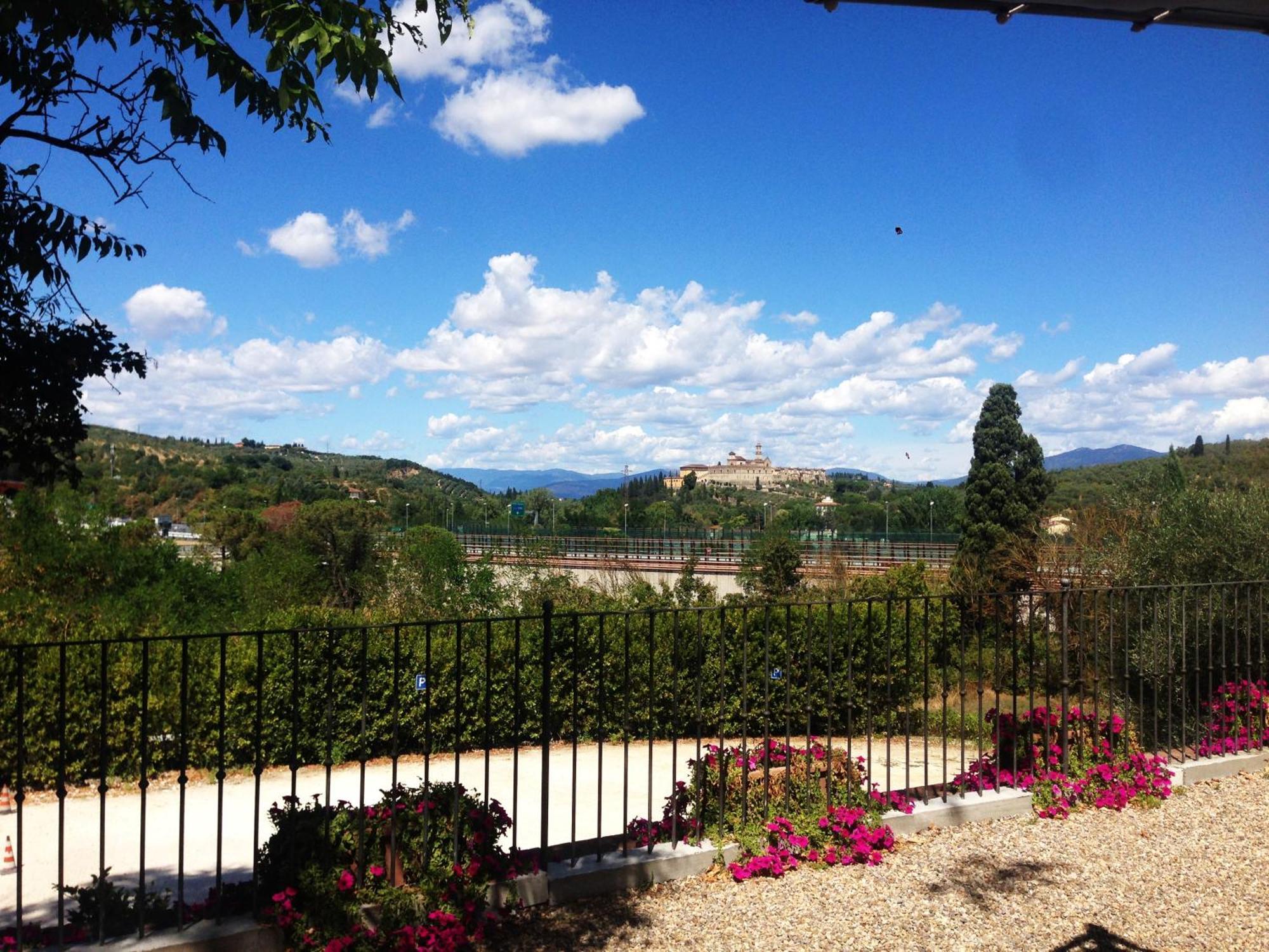 Il Poggiolo Delle Rose Bed&Breakfast Таварнуцце Экстерьер фото